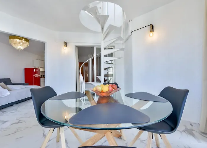 Guzman - Princesa Апартаменты *